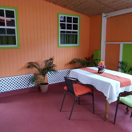 Salz Cozy Inn Roseau Eksteriør bilde